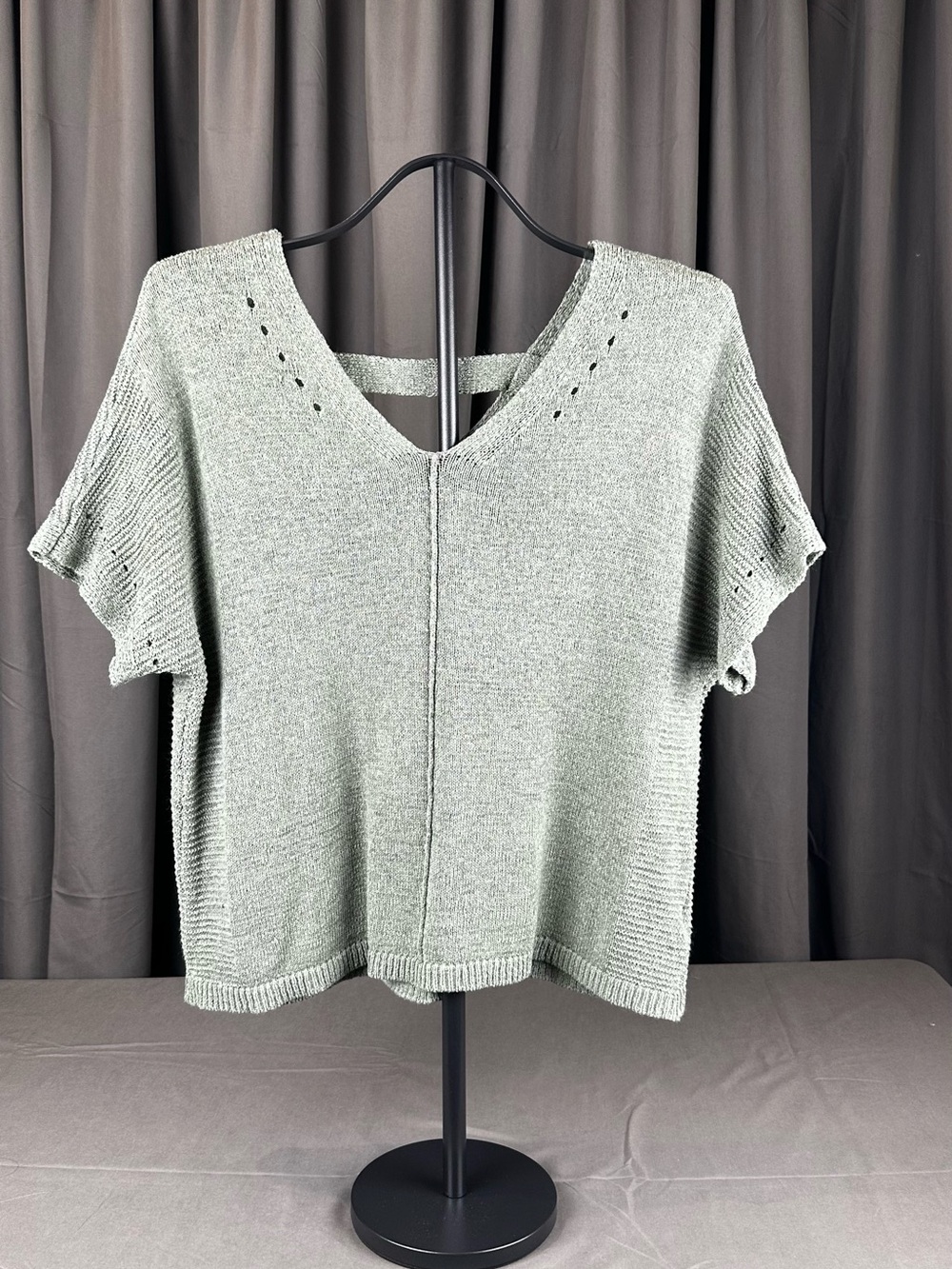 Apt. 9 Light Sage V-Neck Knit Tunic Top